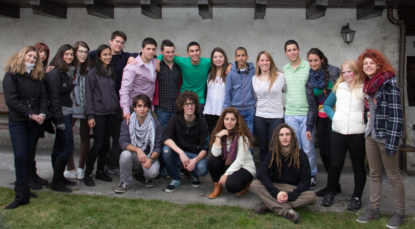 Il gruppo di ragazzi ebrei, palestinesi e valdostani, che hanno preso parte all'edizione 2013 del progetto 