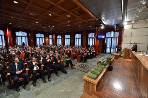 La sala durante il discorso del Presidente del Consiglio, Andrea Rosset