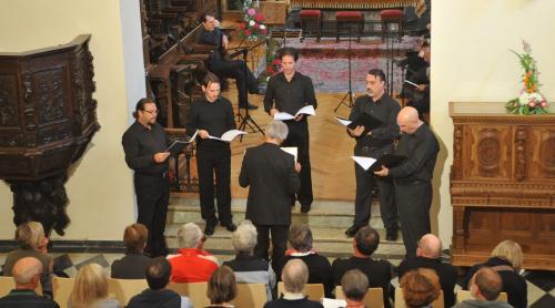 L'esibizione dell'Ensemble Odhecaton nella chiesa dell'Ospizio del Gran San Bernardo durante la serata conclusiva della rassegna del 28 agosto