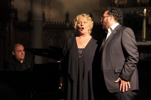 Il celebre soprano accompagnato dal tenore Francesco Zingariello e dal Maestro Angelo Nigro al pianoforte