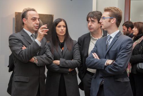 L'artista Roberto Priod insieme al Presidente Emily Rini, al Vicepresidente André Lanièce e all'Assessore Farcoz