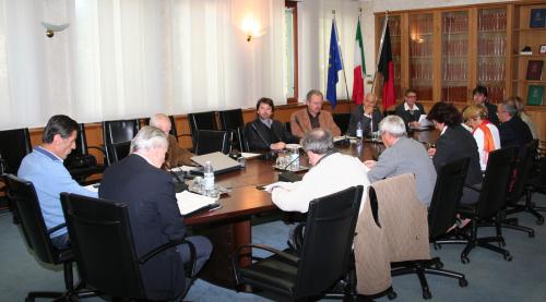 La riunione nella sala delle commissioni di Palazzo regionale