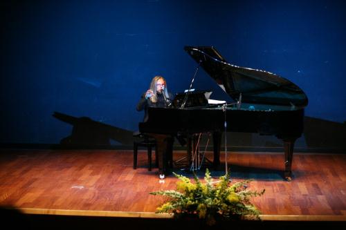 Carlo Benvenuto al pianoforte