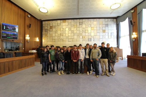 12 aprile 2013 - I ragazzi della quinta A dell'Istituzione scolastica di istruzione tecnica (ISIT) Geometri di Aosta