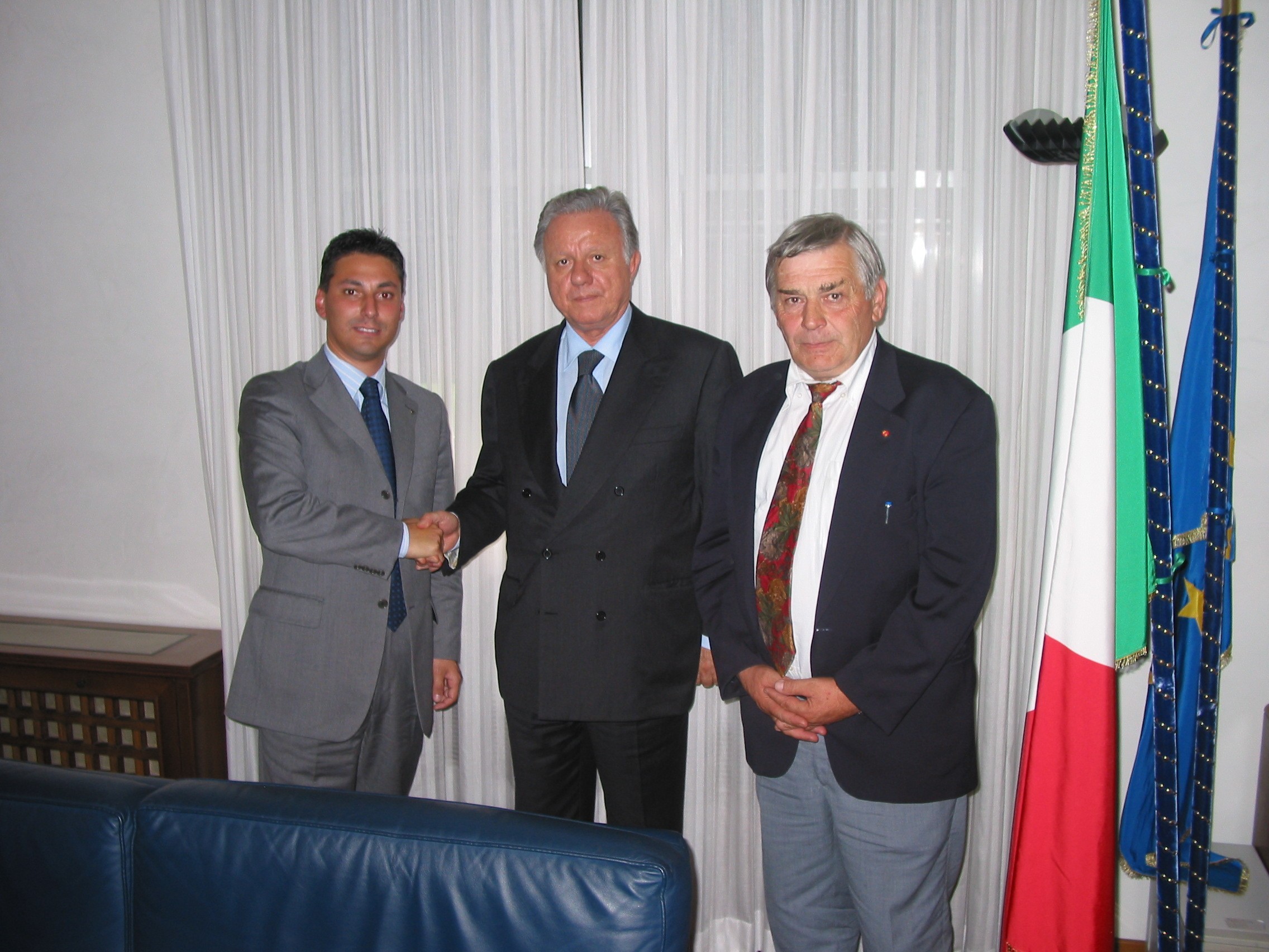 IL MINISTRO MATTEOLI HA ANNUNCIATO CHE NELLE PROSSIME SETTIMANE SARÀ NOMINATO IL PRESIDENTE DEL PARCO DEL GRAN PARADISO