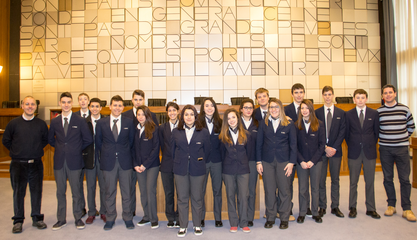 Visita allAula consiliare della classe 2aA dell'IPRA di Châtillon