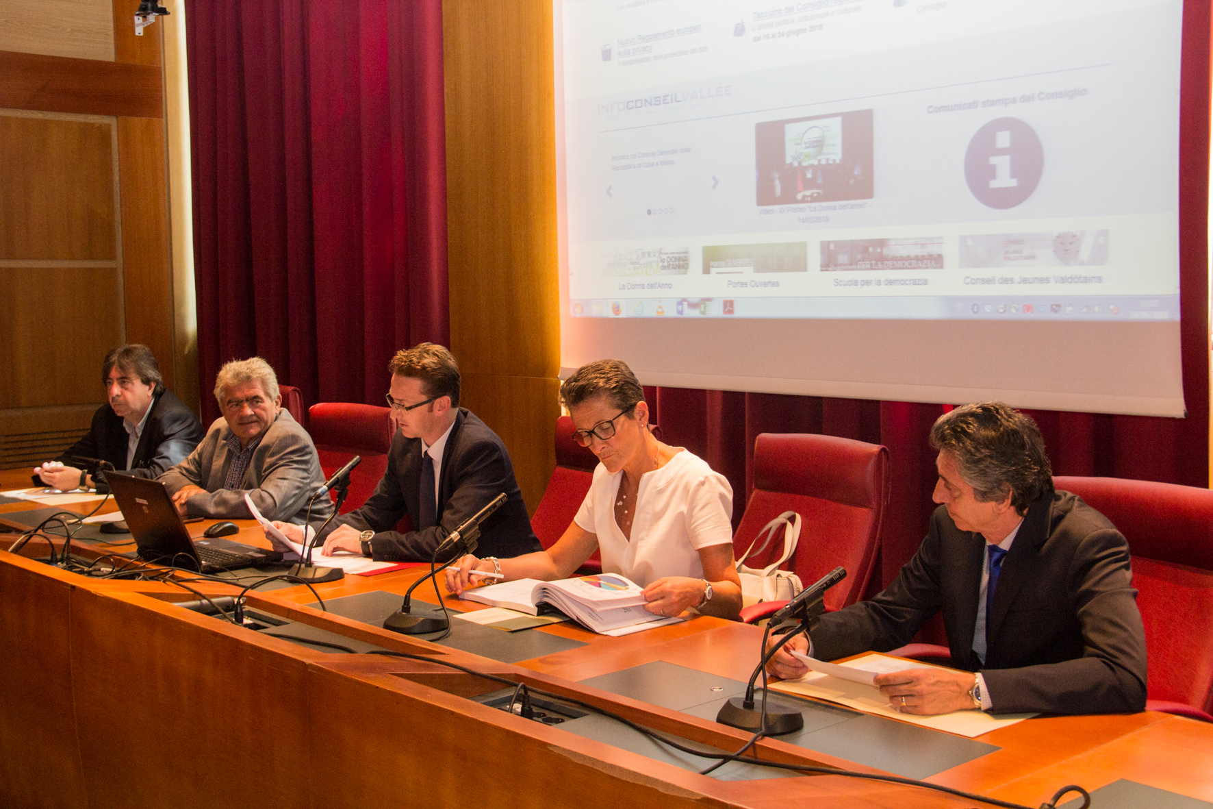 Presentato il Rapporto della XIV Legislatura del Consiglio Valle