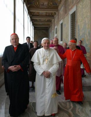 Messaggio del Presidente del Consiglio Ego Perron a sua Santità Benedetto XVI