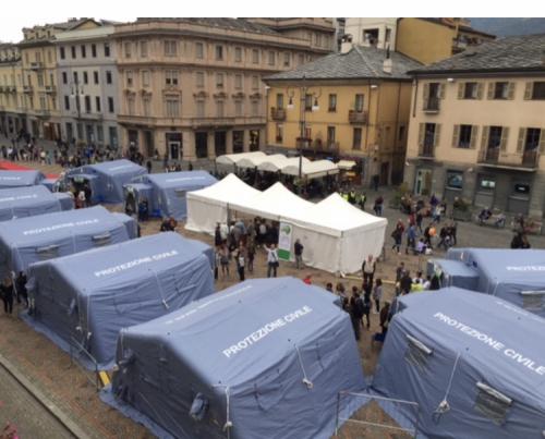 Le tende allestite in Piazza Chanoux