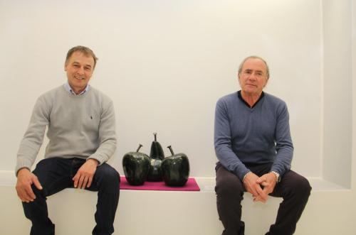 Gli scultori Donato Savin (a sinistra) e Bruno Gabrieli (a destra)