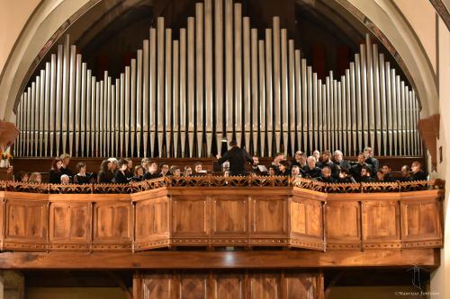 L'Accademia corale "Guido d'Arezzo" di Torino e il Coro Polifonico di Aosta, diretti dal maestro Riccardo Naldi