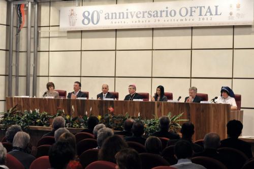 Un momento della cerimonia commemorativa preliminare alla consegna degli attestati