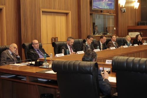 La delegazione del Consiglio Valle. Da sinistra: i Consiglieri Nello Fabbri, Elso Gerandin, Jean-Pierre Guichardaz, Patrizia Morelli e Ego Perron, il componente esperto Roberto Louvin e i dirigenti Christine Perrin e Silvia Menzio