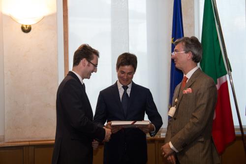 Il Presidente del Consiglio insieme ai Consoli