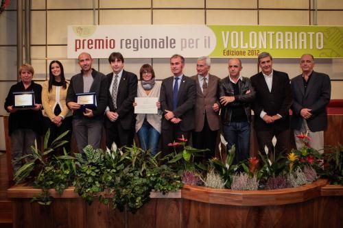 Foto di gruppo con i premiati della serata