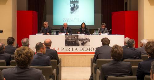 Apertura dei lavori nella sala conferenze dell'Hostellerie du Cheval blanc di Aosta