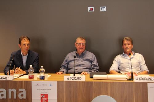 Les journalistes Luca Casali, Alberto Toscano, Jean Kouchner
