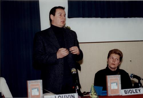Il Presidente del Consiglio, R. Louvin e la moderatrice della serata, A. Bioley