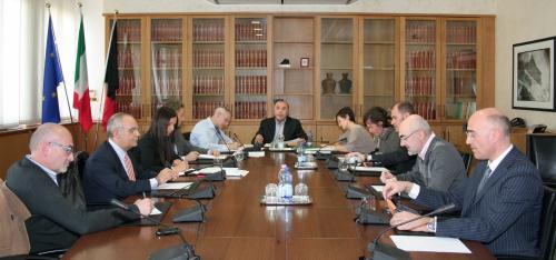 La Commissione: il Consigliere La Torre, il Vicepresidente Salzone e il Segretario Rini (sulla sinistra), il Presidente Empereur (al centro), i Consiglieri Bertin, Rigo e Lattanzi (sulla destra)