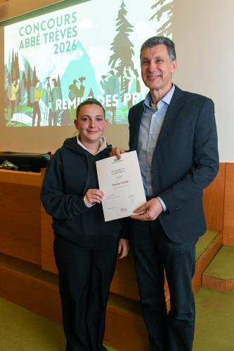 Une attestation de participation a été remise à Emilie Favre