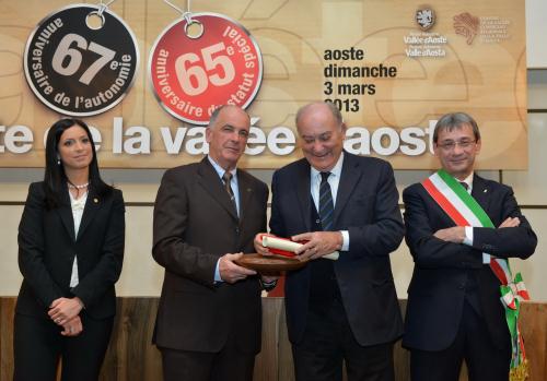 Consegna dell'onorificenza di Amis de la Vallée al sociologo Giuseppe De Rita