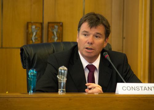 René Constantin durante i lavori