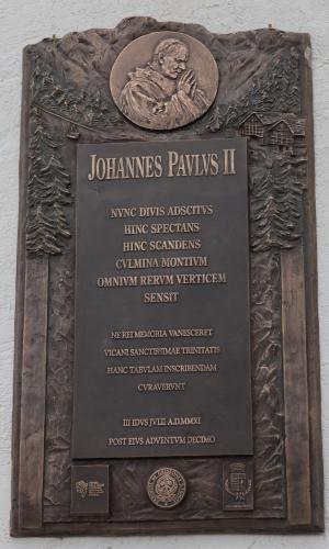 La targa commemorativa