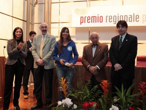 Consegna della menzione speciale a Stefania Perego, Presidente dellassociazione Missione Sorriso