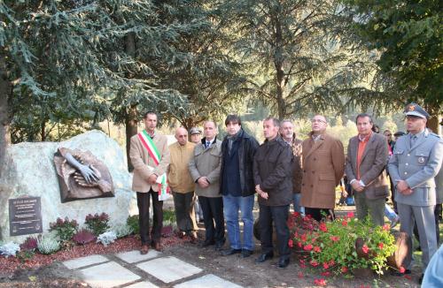 Le autorità onorano la memoria di Attilio Rolando