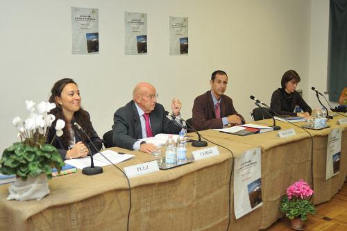 Il Presidente del Consiglio introduce l'incontro