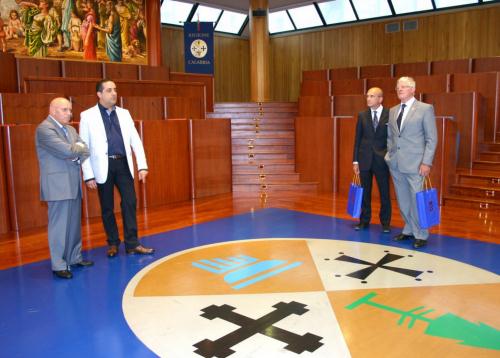 I Consiglieri regionali ammirano l'aula consiliare intitolata a "Francesco Fortugno e tutte le vittime della mafia"