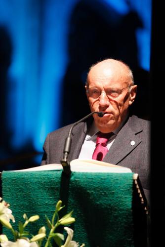 Il Presidente del Consiglio introduce la serata