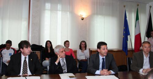 I relatori durante la presentazione