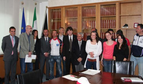 Foto di gruppo al termine della presentazione