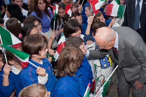 Il Presidente saluta i bambini arrivati dalle diverse scuole della Valle