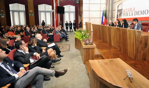 L'incontro con i giovani amministratori nel salone delle manifestazioni di Palazzo regionale