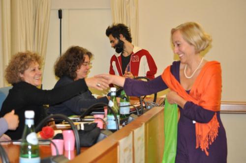 Josefina Pivat Defaus riceve il premio