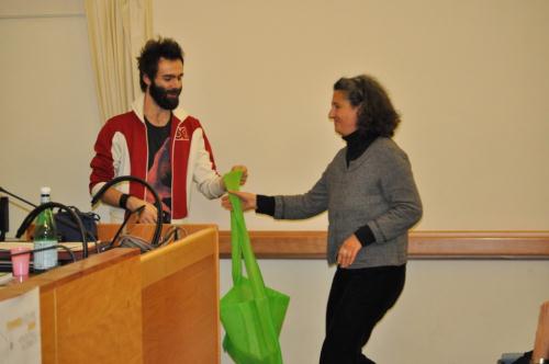 Lucia Esposito Lanzuise riceve il premio