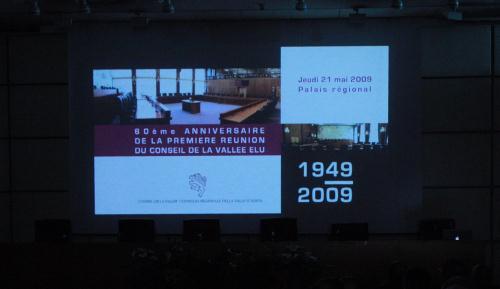 Proiezione del film documentario «16 millimètres dhistoire. Viaggio nel primo Consiglio Valle eletto», realizzato dal regista Alessandro Stevanon