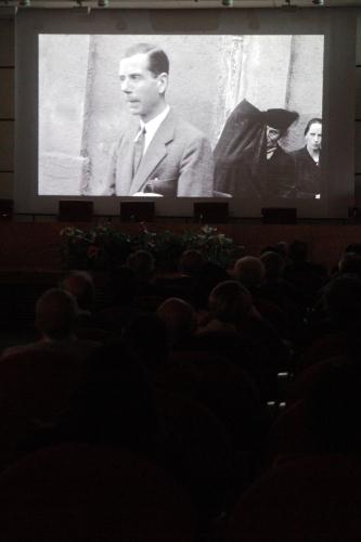 Proiezione del film documentario «16 millimètres dhistoire. Viaggio nel primo Consiglio Valle eletto», realizzato dal regista Alessandro Stevanon