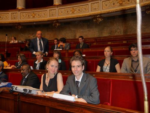 Monica Meynet e Stefano Crétier nell'aula dell'Assemblea nazionale francese