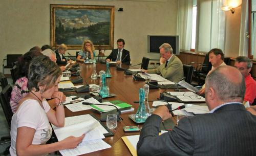 I Commissari audiscono Monica Pirovano (al centro), Presidente di Confindustria VdA, e Oliviero Gobbi (alla sua sinistra), Presidente del Gruppo giovani industriali di Confindustria VdA