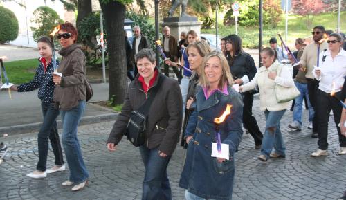 Il corteo in via Conseil des Commis