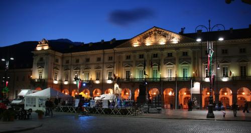 Piazza Émile Chanoux