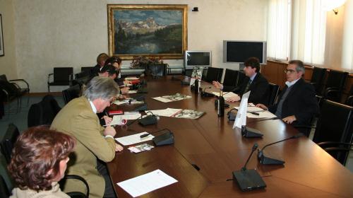 La sala durante la conferenza stampa