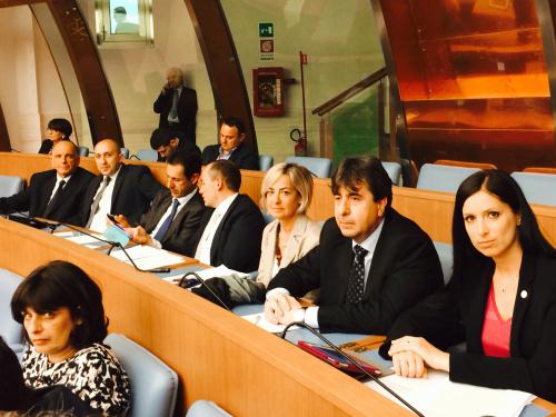 Da sinistra: il Presidente Rollandin, i Consiglieri Borrello, Restano e Follien, il Segretario generale del Consiglio, Christine Perrin, il Vicepresidente Lanièce e il Presidente Rini