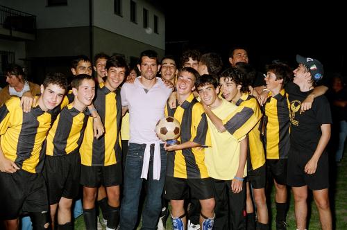 Il campione Sergio Pellissier fra i giovani partecipanti