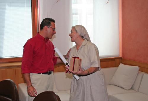 Il Presidente Ego Perron con Suor Santinon