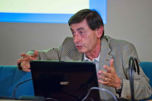 L'intervento del dottore Edo Bottacchi, Direttore della neurologia e neurofisiopatologia clinica e del Centro regionale cefalee