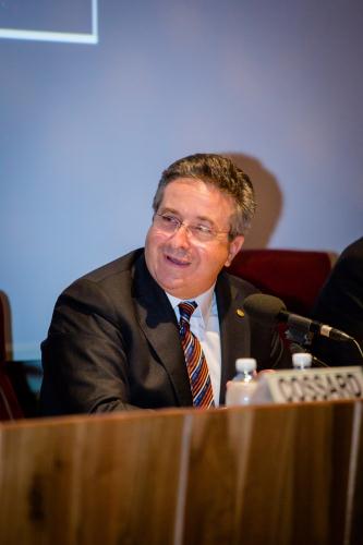 Il Presidente del Consiglio introduce la serata